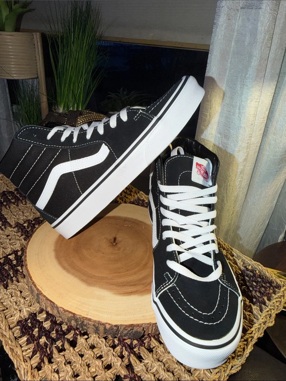Vans title description